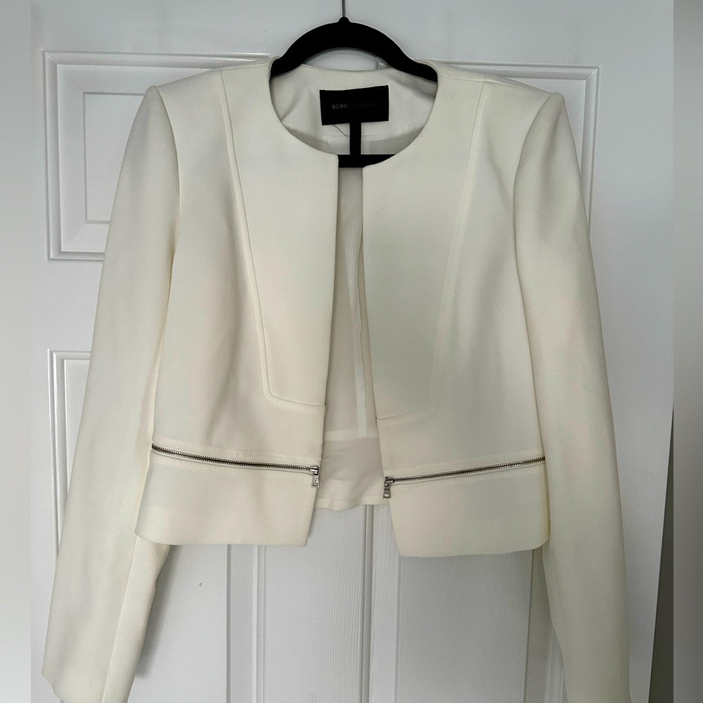 Ivory BCBG blazer (size m)